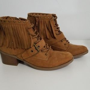 Ladies fringed boots